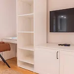 شقة Downtown Cozy 1bdr By Lovelystay *